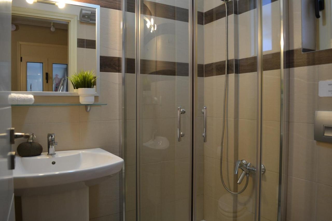 Kalamata Beach Maizonette Ground Floor And Semi-Basement With Yard Exterior photo